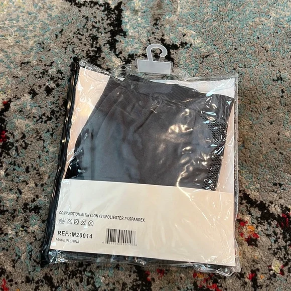 Milan Fitness Gray/Black Reversible Sports Bra (XL) - Picture 4 of 4